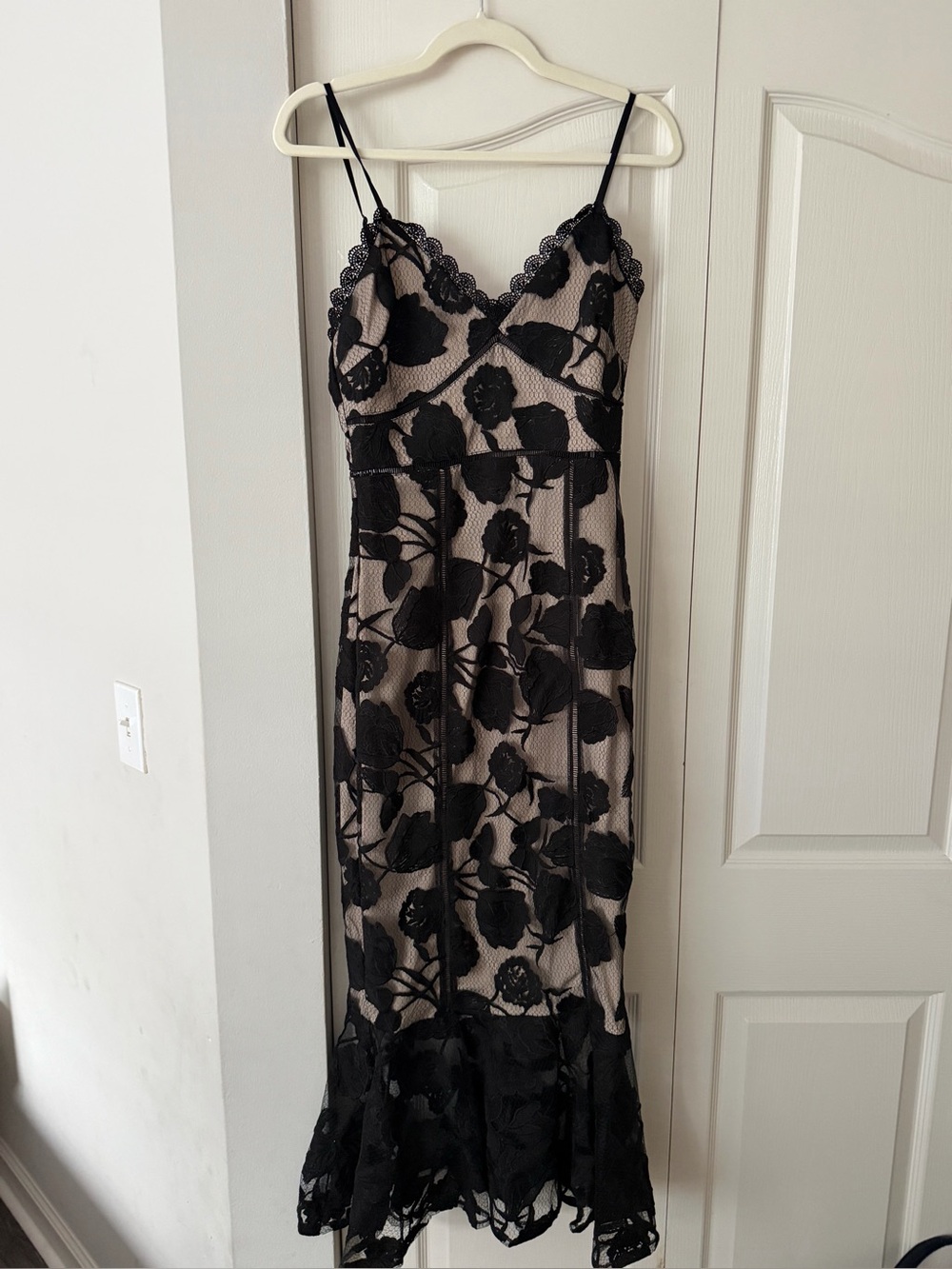 Lulus Alluring Dream Black Floral Mesh Lace Trumpet Midi Dress - Picture 4 of 7